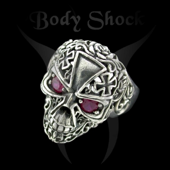 Silberring - Totenkopf mit Steinaugen und Eisernen Kreuz