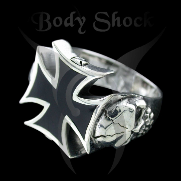 Silberring - Eisernes Kreuz mit Totenkopf und Kaltemaille